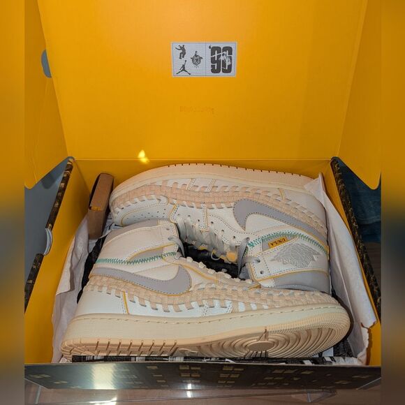 Air Jordan 1 x UNION  - Picture 2 of 13